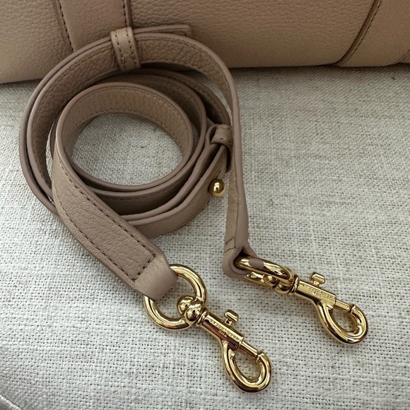 Marc Jacobs The Leather Medium Tote Bag in Twine - Picture 11 of 12